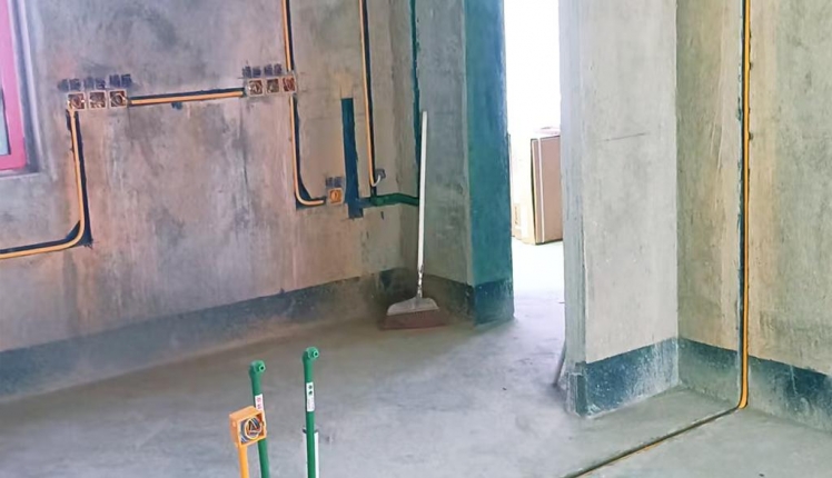 檀香花苑现代简约别墅装修实景工地