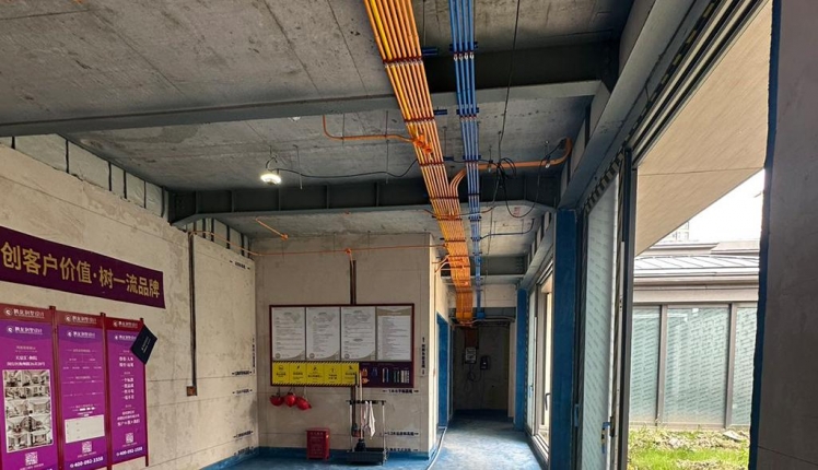 天宸国际社区现代简约别墅装修实景工地